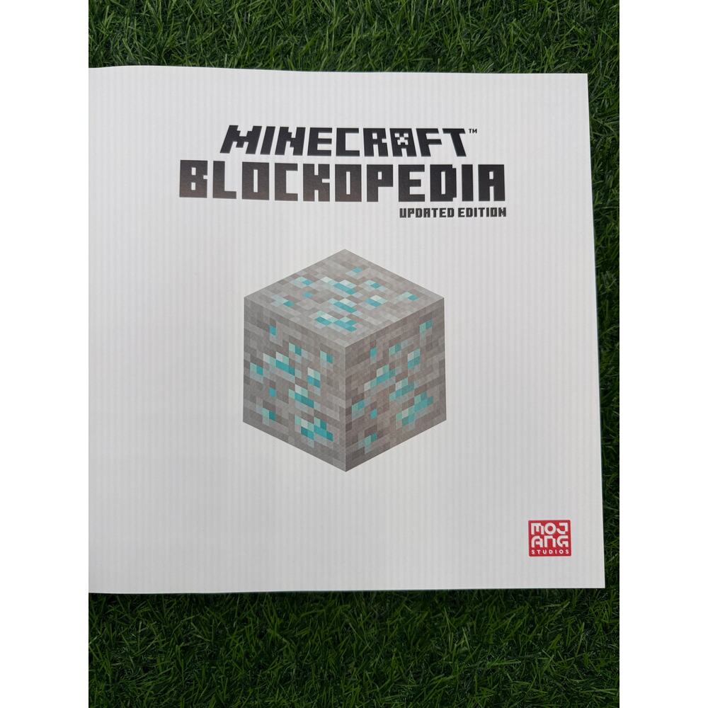 2021Mojang Minecraft Blockopedia Update EditionHardback StrategyGuide - Picture 8 of 9